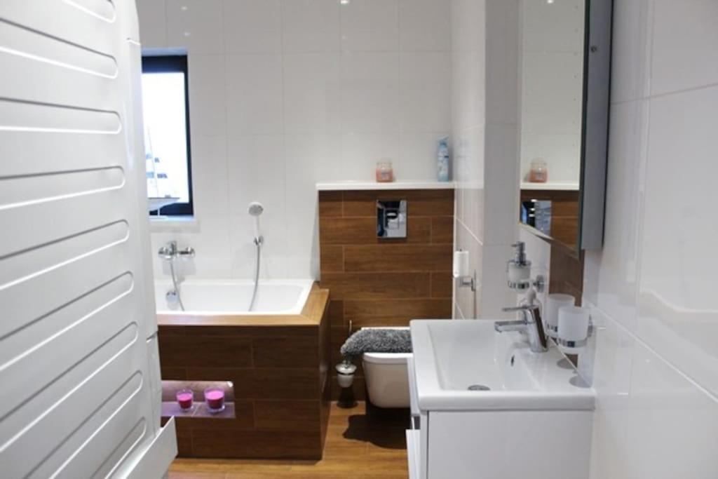 Annex At Orchard House - Strictly No Parties Apartment Barton in the Clay Екстериор снимка